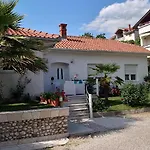 Tulipan - With Free Private Parking Garage