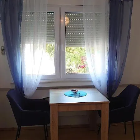 Tulipan - With Free Private Parking Garage *