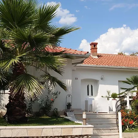 Tulipan - With Free Private Parking Garage * Mostar