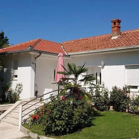 Tulipan - With Free Private Parking Garage Mostar