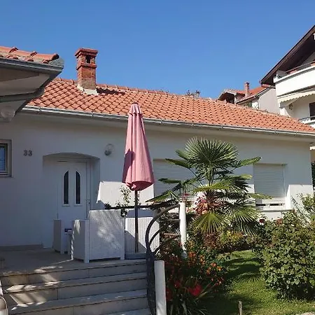 Tulipan - With Free Private Parking Garage Appartement Mostar