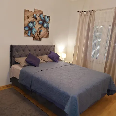 Appartement Tulipan - With Free Private Parking Garage *