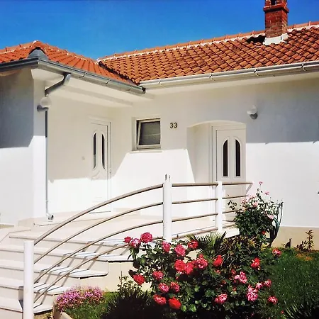 Tulipan - With Free Private Parking Garage * Mostar