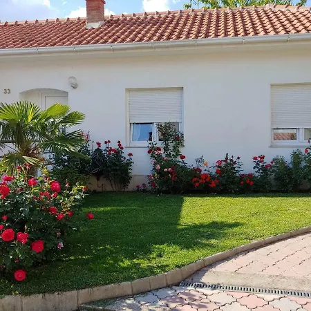 Tulipan - With Free Private Parking Garage Appartement *