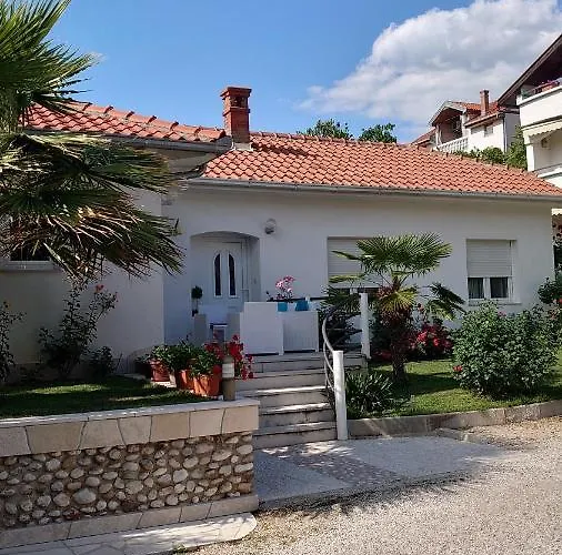 Tulipan - With Free Private Parking Garage