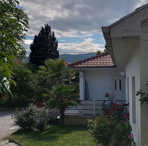 Lägenhet Tulipan - With Free Private Parking Garage *