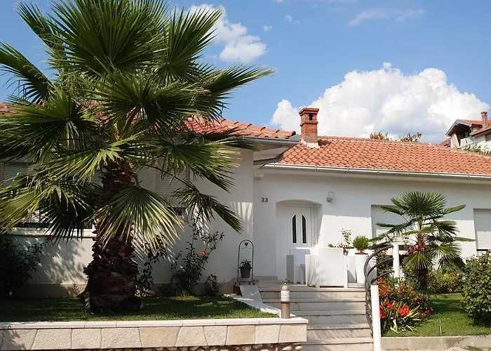 Tulipan - With Free Private Parking Garage * Mostar