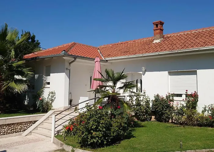 Tulipan - With Free Private Parking Garage Mostar