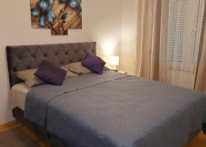 Tulipan - With Free Private Parking Garage 公寓 *