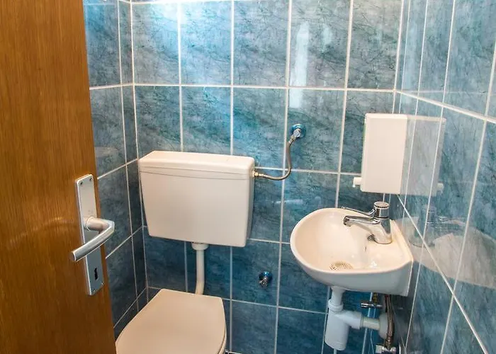 Tulipan - With Free Private Parking Garage *